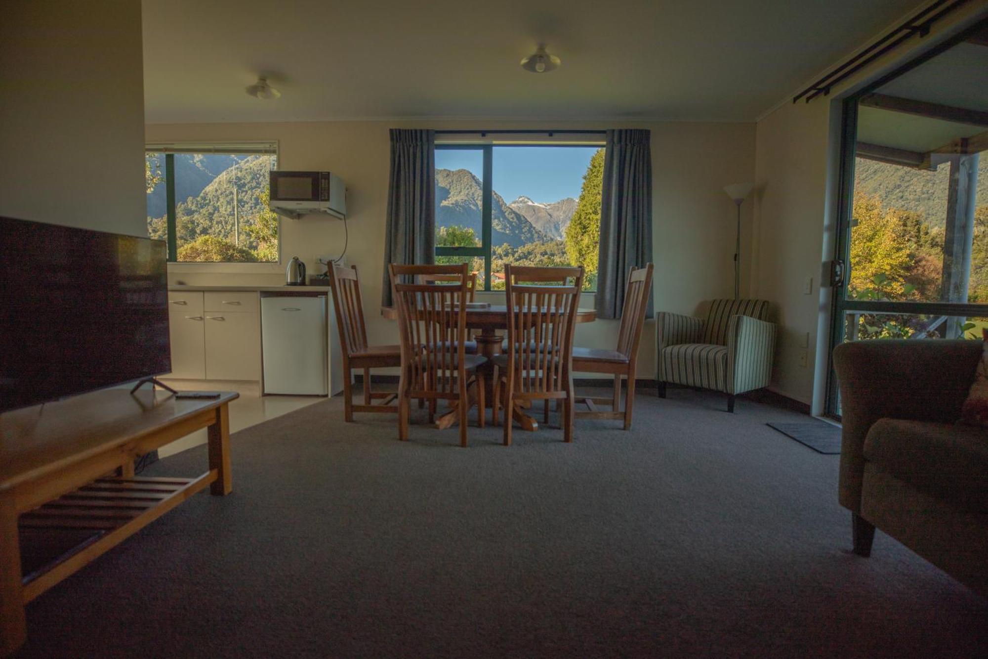 Rainforest Motel Fox Glacier Exterior photo